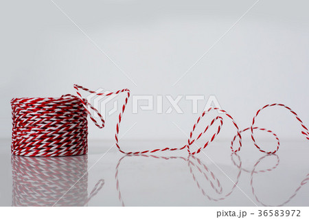 Red and white rope reel 36583972