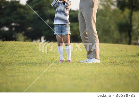 公園 笑顔 微笑 36588735