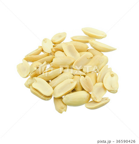 Arranged peanuts peeled and isolated on white 36590426