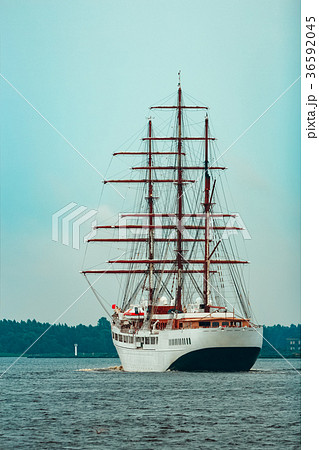 Three mast sailing ship 36592045