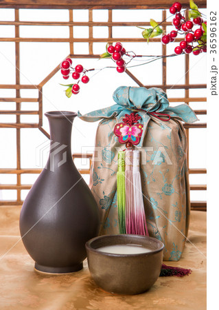 the Korean traditional drinks - rice wine, Makgeolli and others. 037 36596162