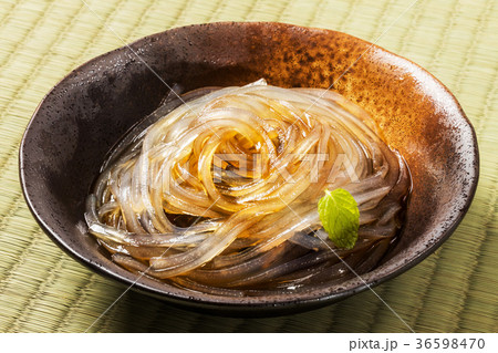 葛きり 和スイーツ kudzu starch noodles japanese dessert 葛きり 和スイーツ kudzu starch noodles japanese dessert 36598470