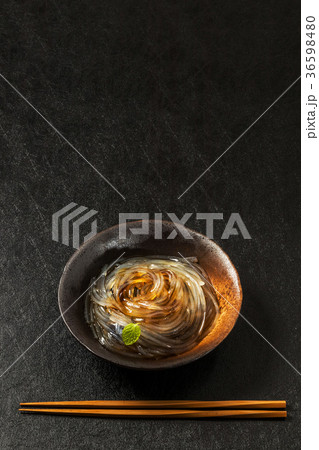 葛きり　和スイーツ　kudzu starch noodles japanese dessert 36598480