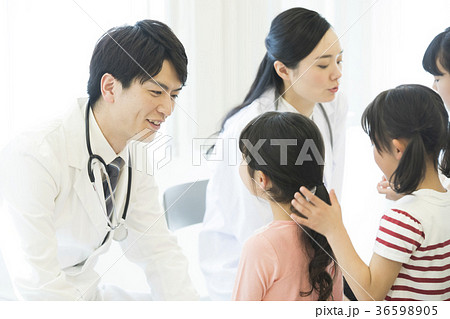 小学生　健康診断 36598905