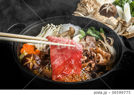 和牛ですきやき　Tasty sukiyaki Japanese cuisine  36599775