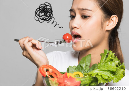 野菜嫌いの女性 野菜嫌いの女性 36602210