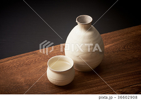 酒器　徳利とおちょこ 36602908