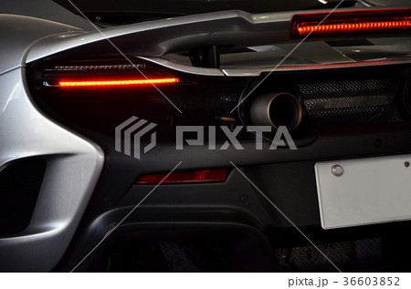 シルバーメタリックのスポーツカー【自動車】 36603852