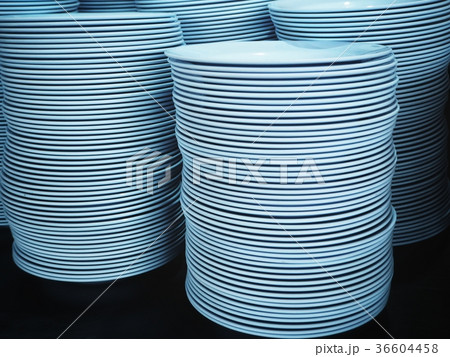 Empty plate Empty plate 36604458