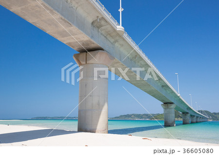 角島大橋 -エメラルドグリーンの海にかかる橋・山口県の絶景スポット- 角島大橋 -エメラルドグリーンの海にかかる橋・山口県の絶景スポット- 36605080