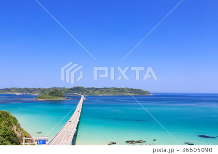 角島大橋 -エメラルドグリーンの海にかかる橋・山口県の絶景スポット- 36605090