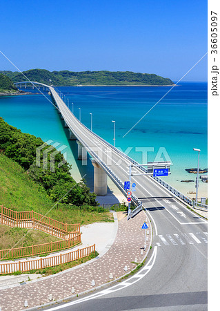 角島大橋 -エメラルドグリーンの海にかかる橋・山口県の絶景スポット- 36605097