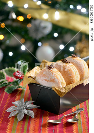 Christmas with donuts in vintage tray Christmas with donuts in vintage tray 36606759