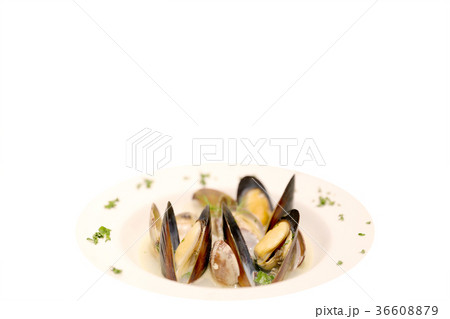 貝料理 あさりとムール貝の香草白ワイン蒸し 36608879