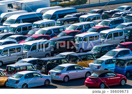 輸出される自動車 36609673