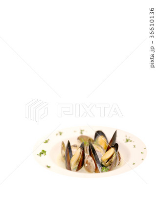貝料理 あさりとムール貝の香草白ワイン蒸し 36610136