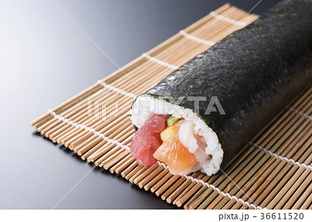 恵方巻き　サーモン 36611520