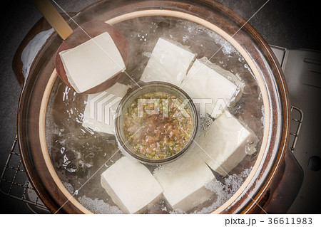 湯どうふ　 boiled tofu (bean curd) japanese food 36611983