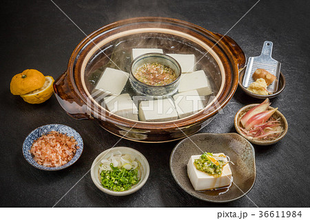 湯どうふ　 boiled tofu (bean curd) japanese food 36611984