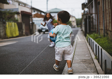 2 years old　&　8 years old 36621060