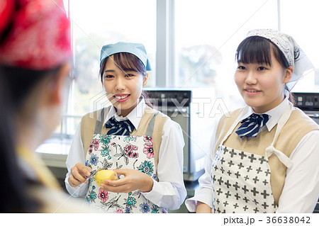 中学生　家庭科　調理実習 36638042