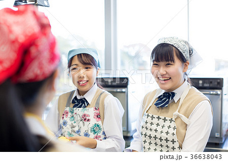 中学生　家庭科　調理実習 36638043