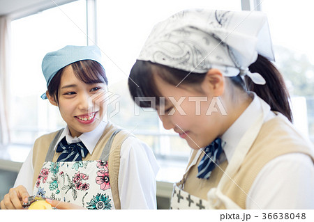 中学生　家庭科　調理実習 36638048