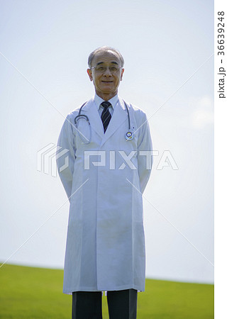 微笑む医者 微笑む医者 36639248