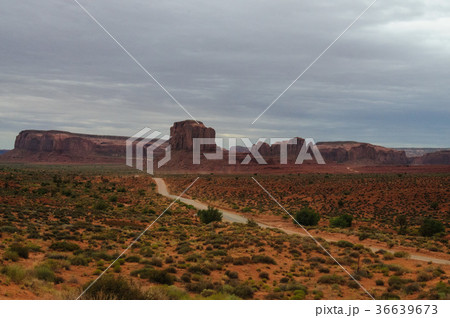Monument Valley on a Cloudy Day Monument Valley on a Cloudy Day 36639673