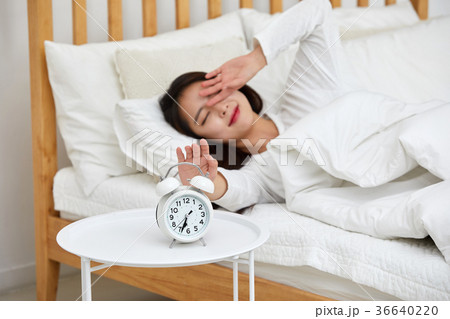 女性 目覚し時計 目覚まし時計 36640220
