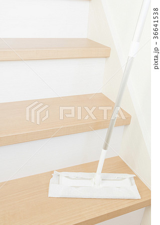 新築の階段　掃除 36641538