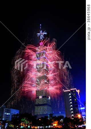 花火 キラキラ輝くもの 線香花火 36645968