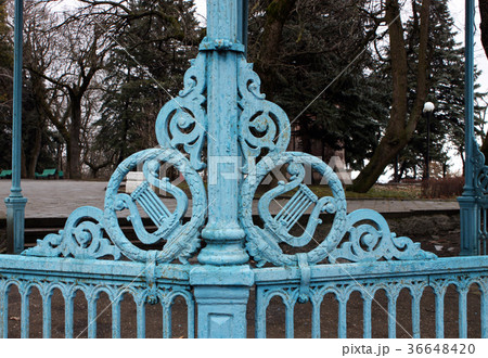 Old iron fence 36648420