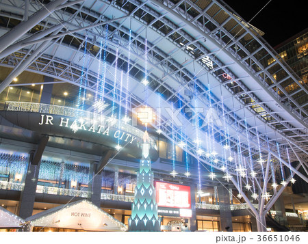 Jr博多駅の夜景の写真素材