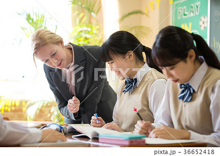 中学生 英語の授業 高校生 中学生 英語の授業 高校生 36652418