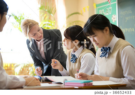 中学生 英語の授業 高校生 中学生 英語の授業 高校生 36652433
