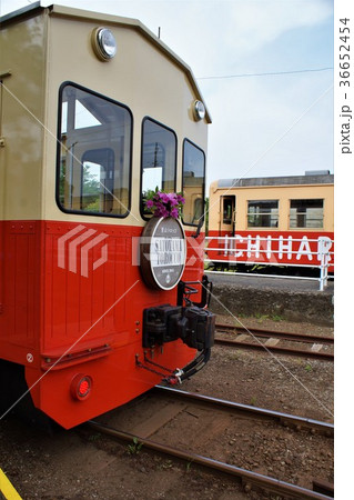 小湊鉄道の車窓風景　里山トロッコとキハ203 36652454