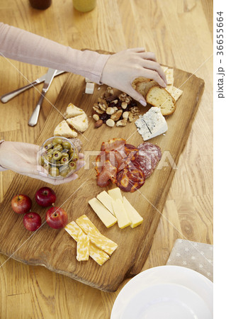 木のまな板 バゲット オリーブ 36655664