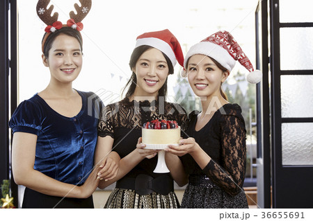 ドレス 笑顔 微笑 36655691