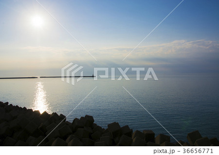 糸魚川の海岸、夏の夕方 36656771