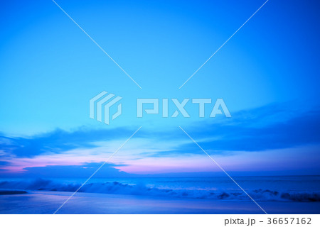 朝焼けの海（愛知県ー渥美半島、太平洋ロングビーチ） 36657162