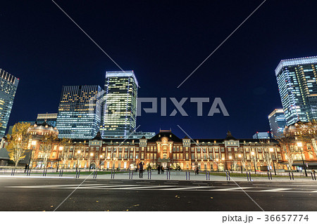 都市風景 東京駅丸の内口正面 夜景 都市風景 東京駅丸の内口正面 夜景 36657774
