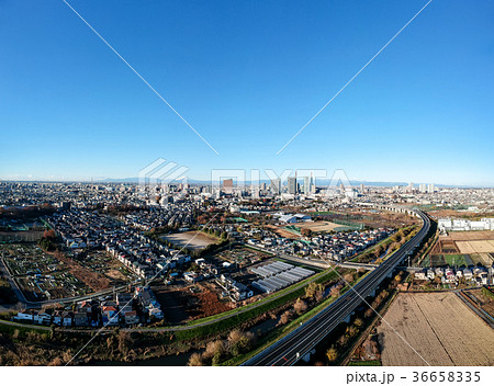 空撮 快晴の空 さいたま新都心と富士山 空撮 快晴の空 さいたま新都心と富士山 36658335