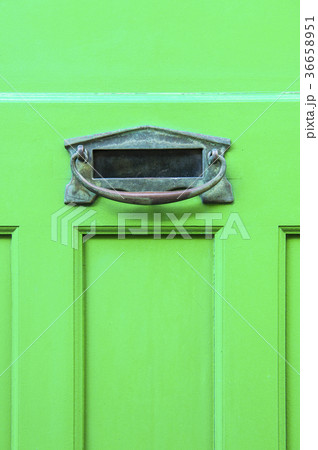 緑色のドア 緑色のドア 36658951