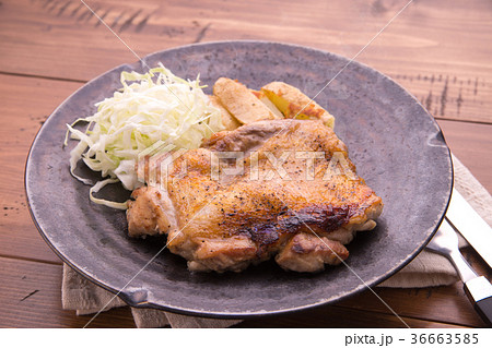 鶏もも焼き 36663585