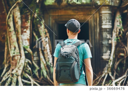 Traveler in the ancient temple Traveler in the ancient temple 36669476