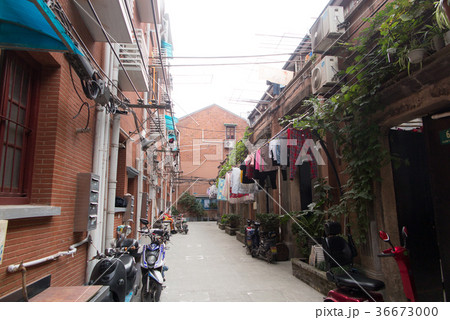 中国 上海の路地裏の写真素材