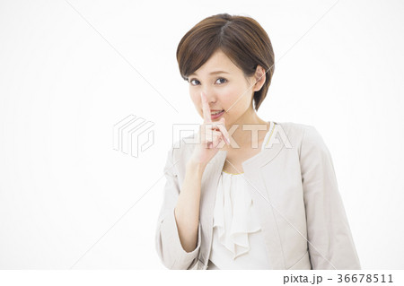ビジネス　女性　若い女性　ビジネスマン 36678511