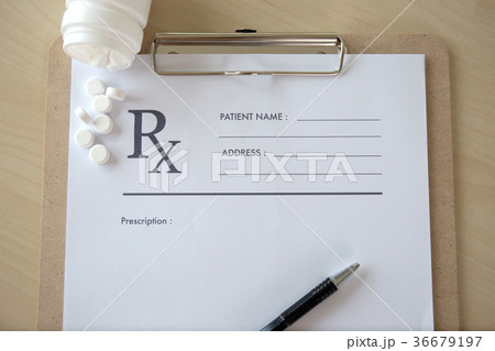 medicine doctor patient healthcare concept  36679197