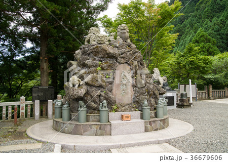神奈川県　大山阿夫利神社　獅子山 36679606